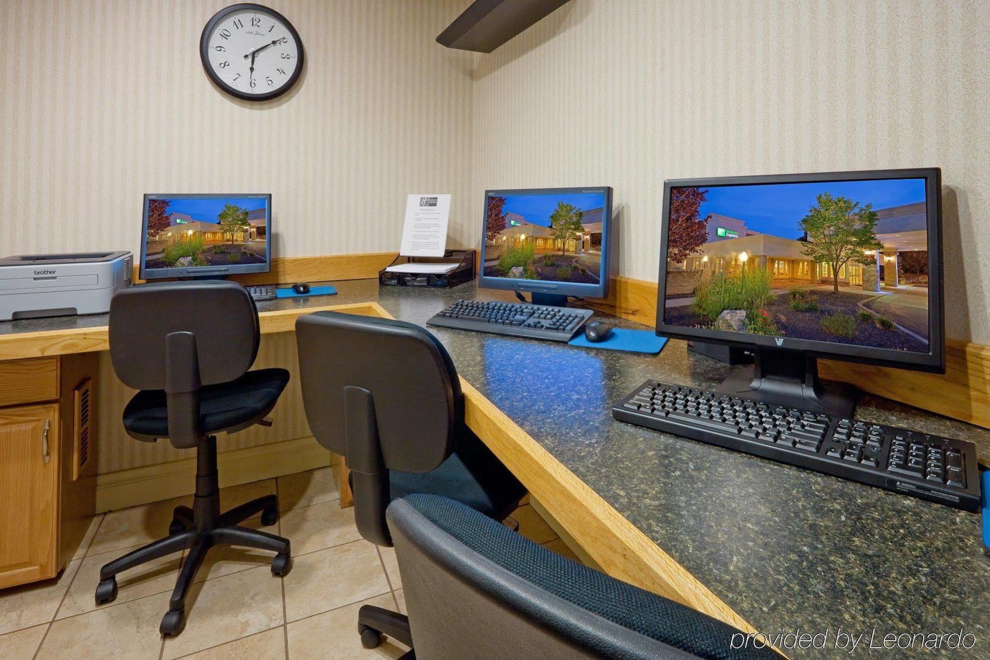 Holiday Inn Express Poughkeepsie By Ihg Bagian luar foto