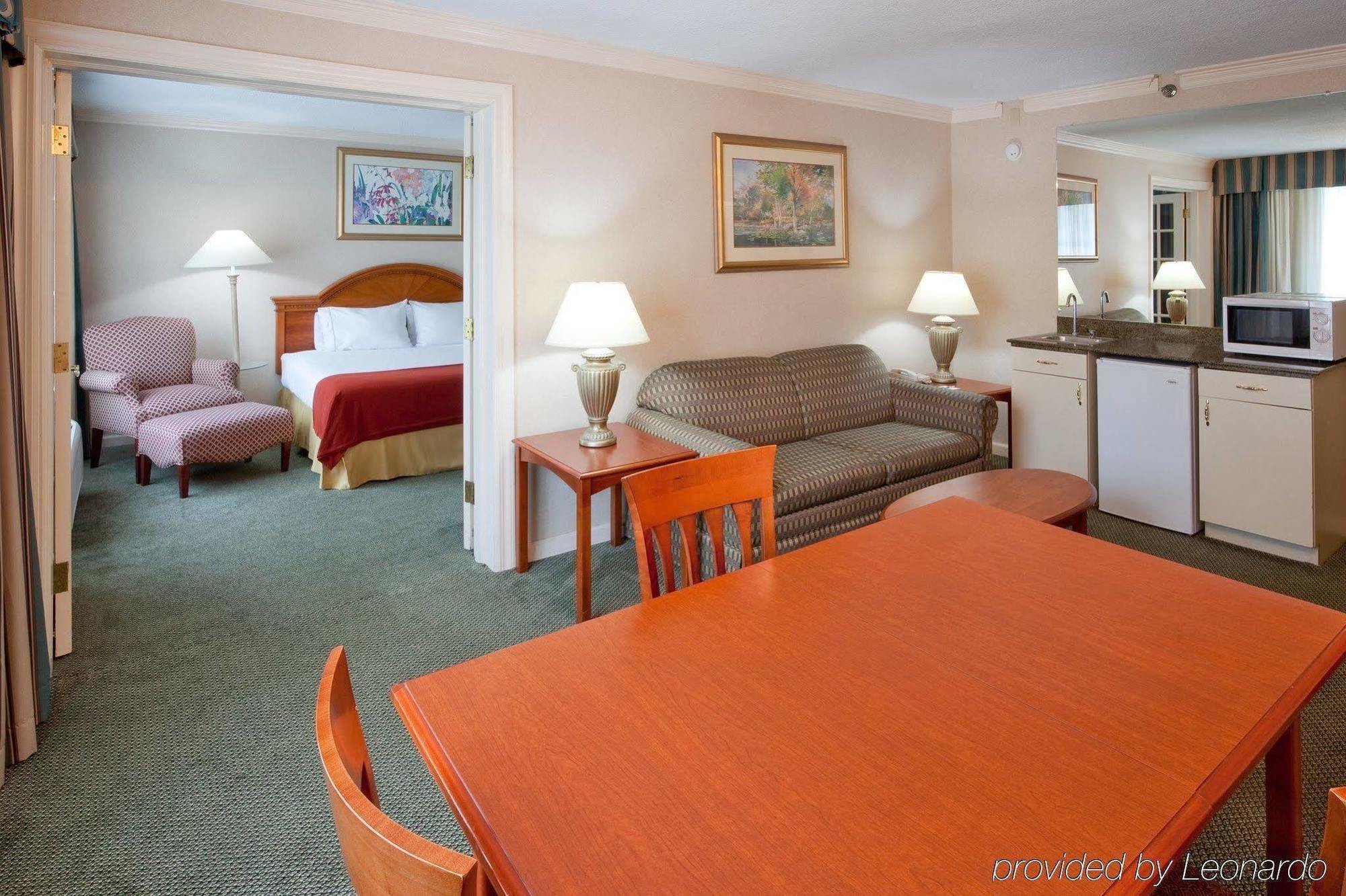 Holiday Inn Express Poughkeepsie By Ihg Bagian luar foto